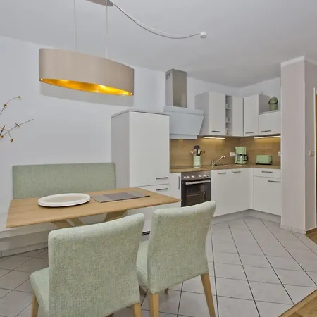 Haus Strandeck 07 Mit Gratis Nutzung Vom Ahoi Erlebnisbad Und Sauna In Sellin Apartment *