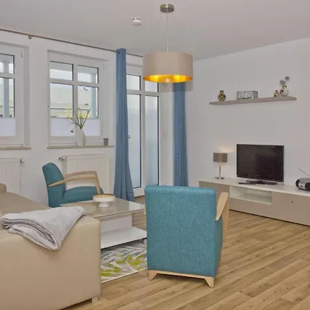 Haus Strandeck 07 Mit Gratis Nutzung Vom Ahoi Erlebnisbad Und Sauna In Sellin Goehren (Ruegen)